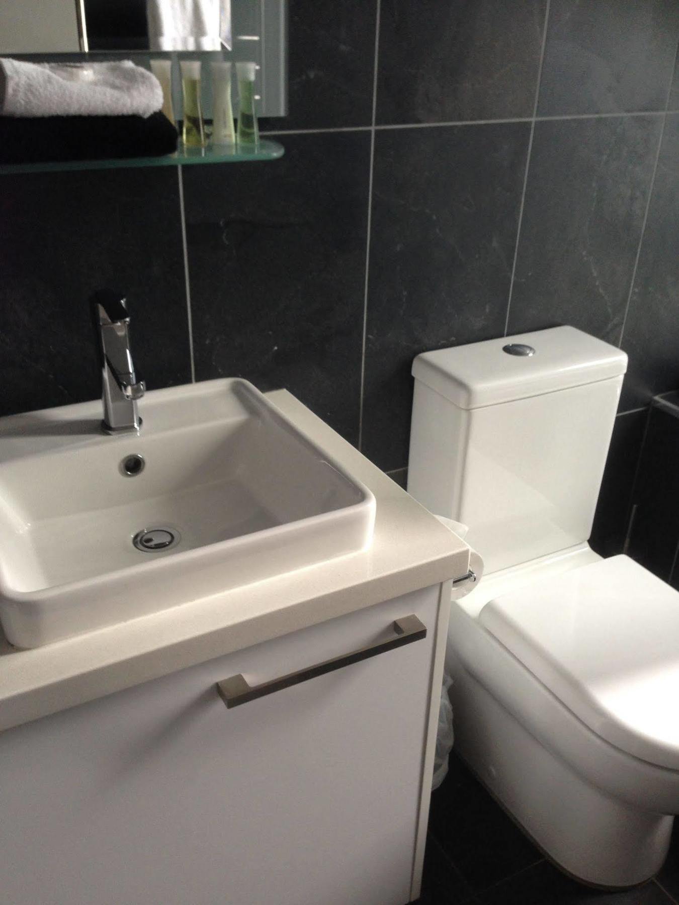 Crown On Darby Newcastle Aparthotel Luaran gambar